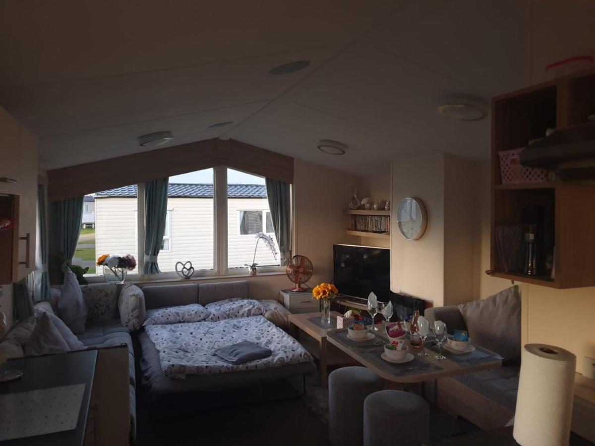 Tunstall View Caravan Holidays At Sand Le Mere Exterior foto